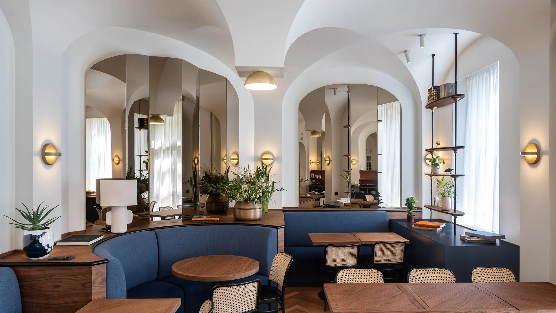 Hotel Le Friedland contacts